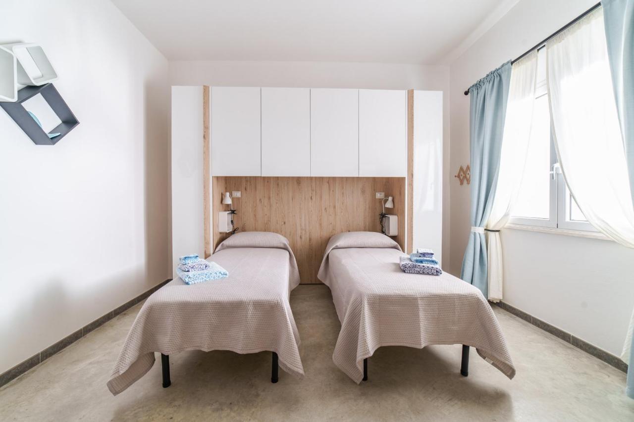 40° Parallelo Guest House リオーラ・サルド エクステリア 写真